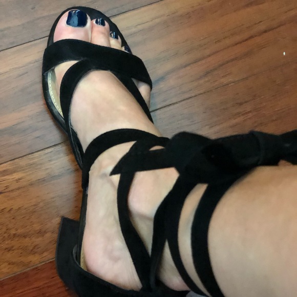 Gorgeous Sam Edelman black suede sandals 5.5 - Picture 6 of 8